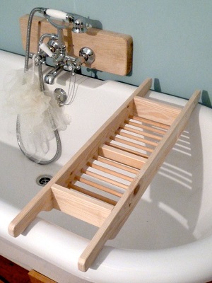 Bath caddy made from pallets by Nigel
