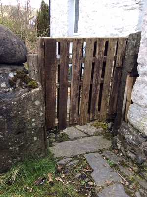 Gate made from pallets by Oliver